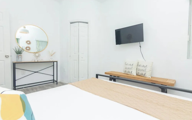 West Deco Boutique Apartments
