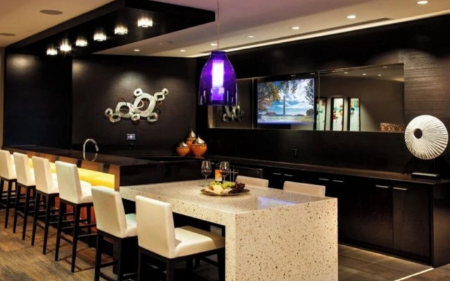 Airport Proximity- Apt in Crystal City