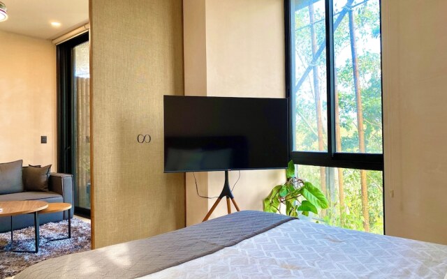 Noom by Andiani Travel