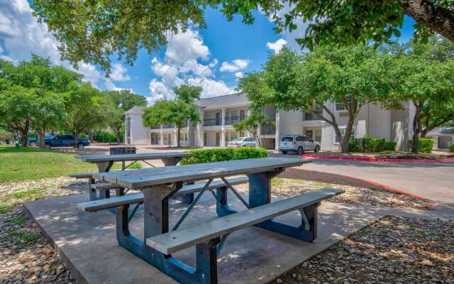 Studio 6 Austin, TX - Midtown