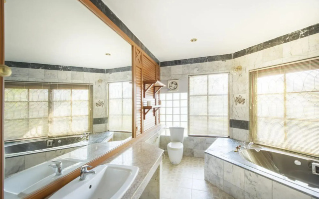 Ivy Cottage by Qiu Hotel