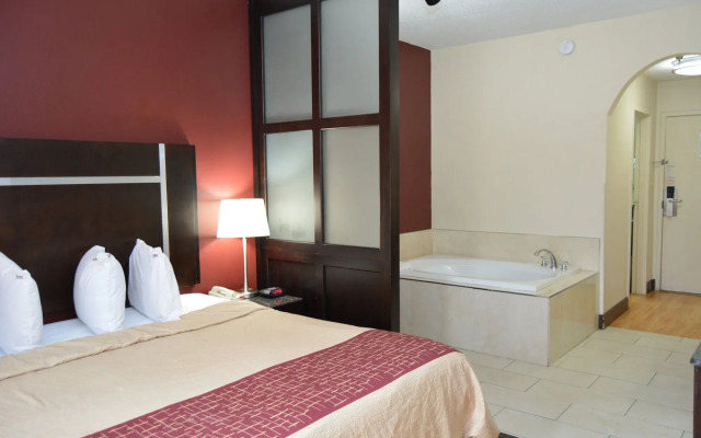 Red Roof Inn PLUS+ & Suites Chattanooga - Downtown