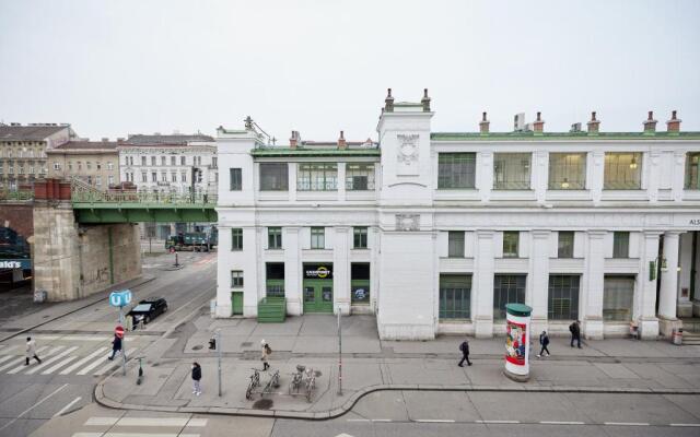 Self-Check-In & Perfect Metro Connection I