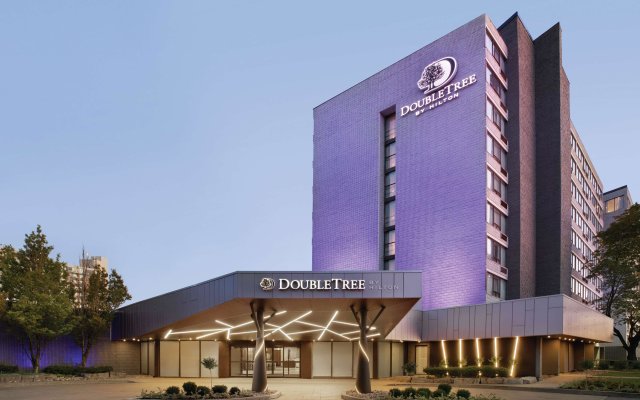 DoubleTree by Hilton Toronto Airport West
