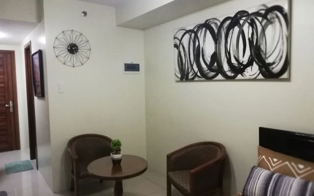 ECJ Cozy Studio Units at Horizons 101