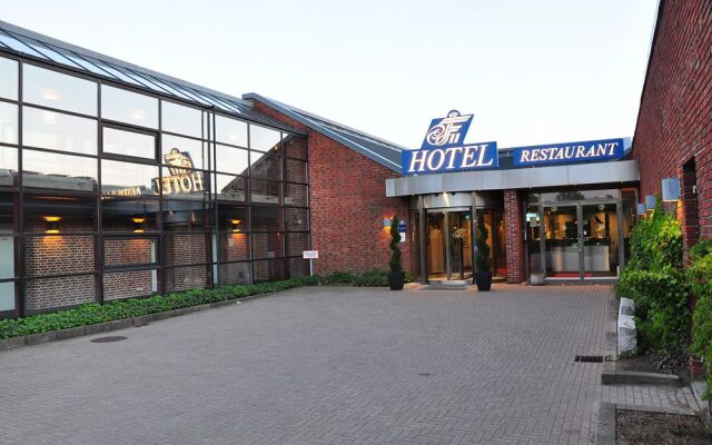 hotelImage