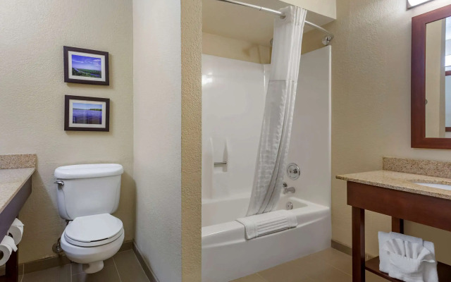 Comfort Inn & Suites