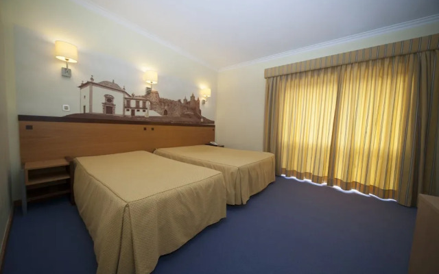 Hotel Feira Pedra Bela