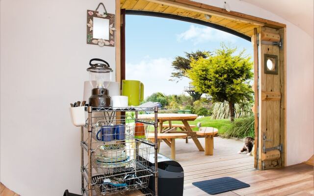 Atlantic Surf Pods - Campsite