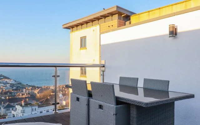10 Quay Court