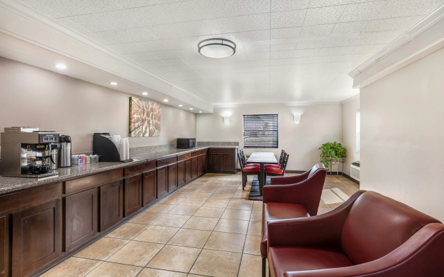 Red Roof Inn North Dallas - Park Central