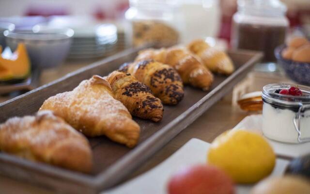 Hotel Remilia Ex Ramada Emilia