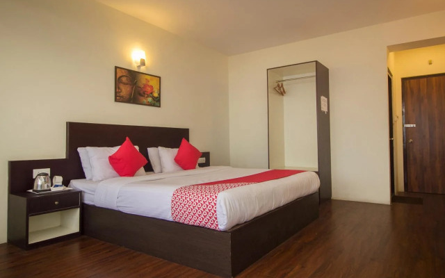 Taktse Continental by OYO Rooms