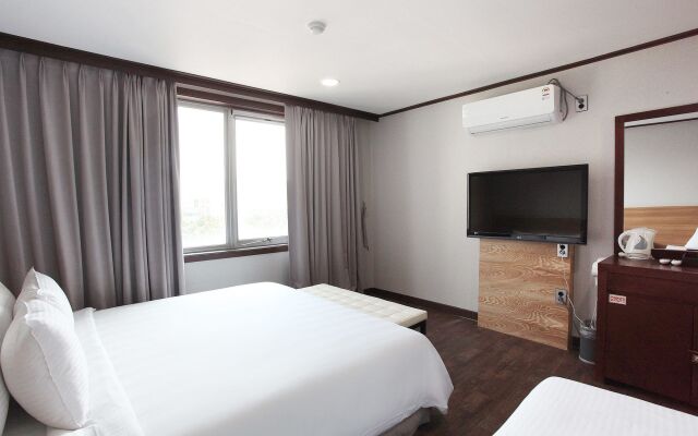 Noblesse Hotel
