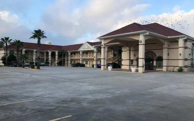 Executive Inn And Suites