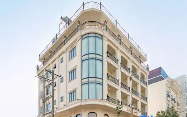 Lyns Hotel