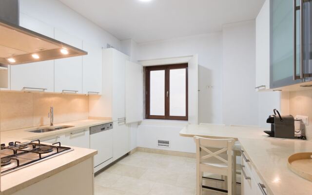 Chiado Modern Three-Bedroom Apartment - by LU Holidays