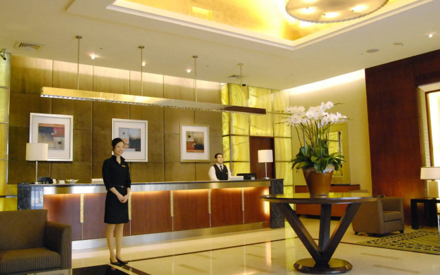 City Lake Hotel