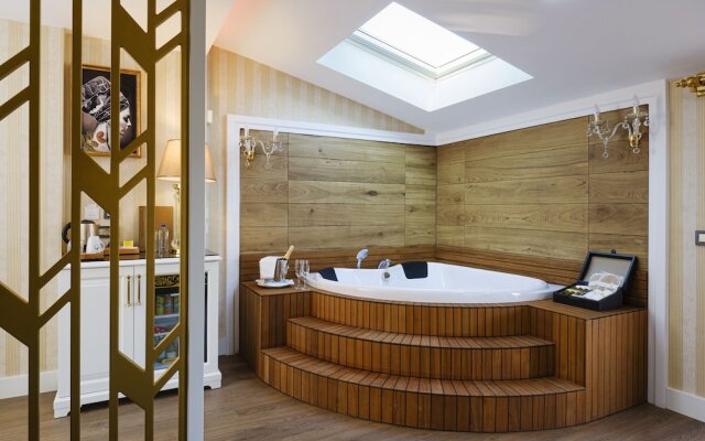 Elysium Deluxe Suites