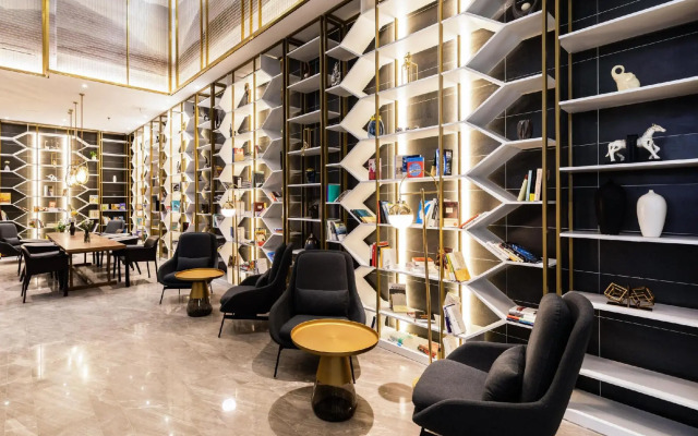Atour Hotel Wuhan Donghu Yuejiazui