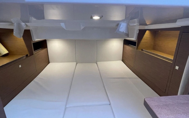 Exclusive Yacht With a Roof Terrace