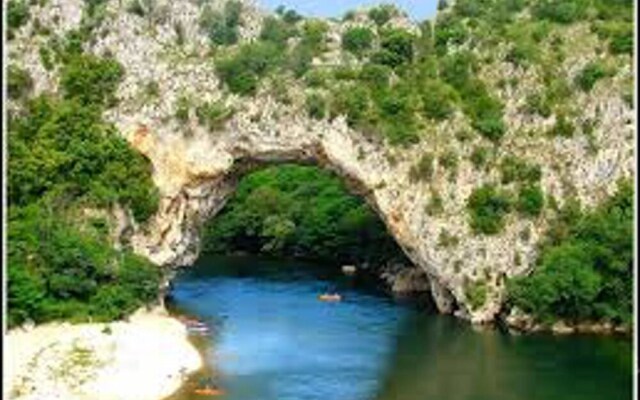 House With one Bedroom in Saint-martin-d'ardèche, With Wonderful Mount