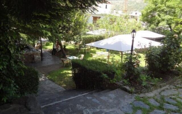 Hostal Rural Poqueira
