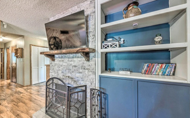 Pet-friendly Ruidoso Cabin w/ Deck & Grill!