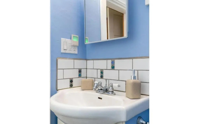 Triceratops Landing I Fire Place I Games I Netflix