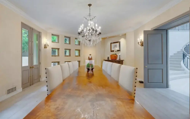 Carolwood - Modern Tuscan Villa With Rolling Lawns and Loggia in Holmby Hills