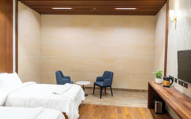 0484 Aero Lounge - Terminal 2, Cochin Airport Hotel