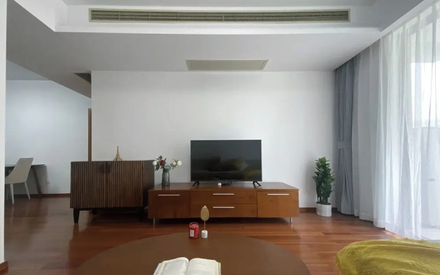 Tyms Entire bedroom Apt By Takashimaya