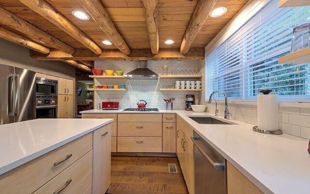 Mountain Cove 7 Bedroom Home