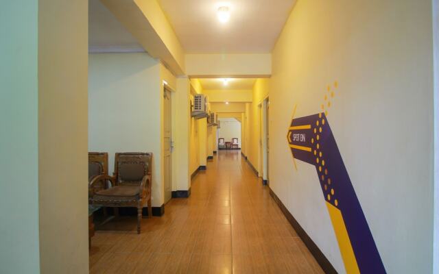 SPOT ON 2305 Andys Nur Penginapan