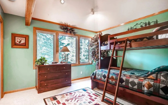 Mountain Majesty at Alpenvu Lodge by RedAwning