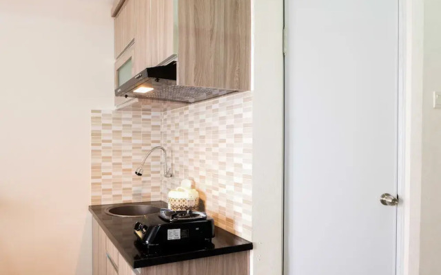 Comfortable Fully Furnished Studio Green Pramuka City Apartment