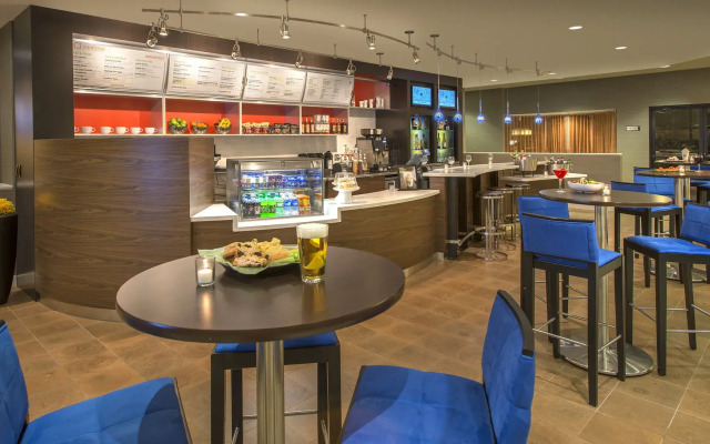 Courtyard by Marriott Grand Rapids Airport