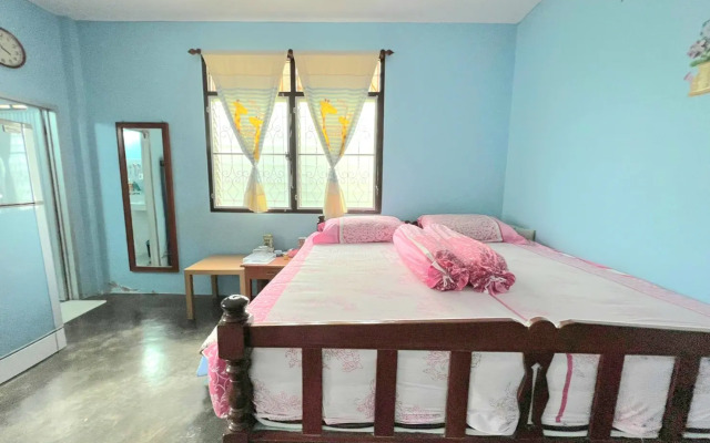 Baan Bonsuan Hill Guesthouse