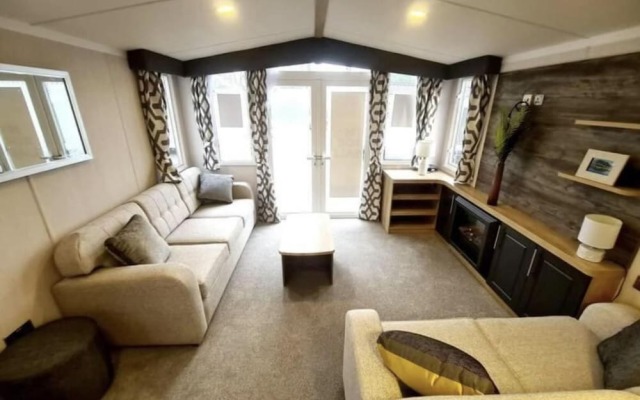 Inviting 2-bed Holiday Home Located in Whitstable