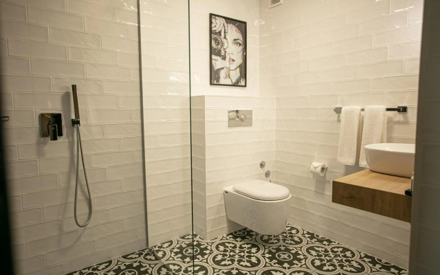 Reverence Hotel