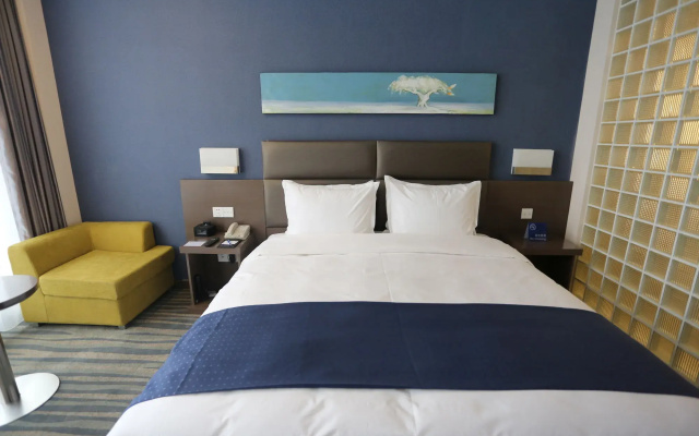 Holiday Inn Express Shenyang North Station by IHG