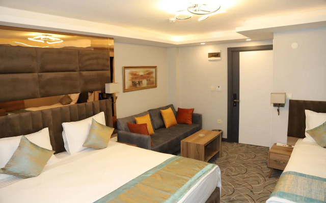 Grand Kavi Hotel