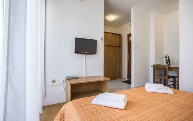 Bol Apartments Gospojica