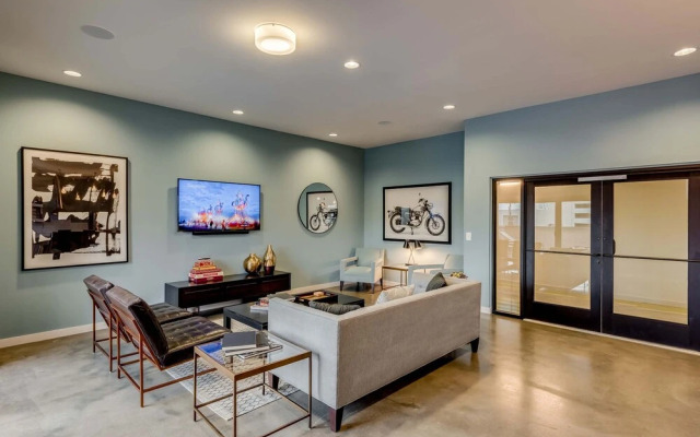 Stay Alfred at The James