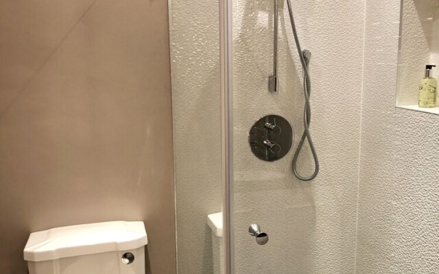 Claverton Street Apartment