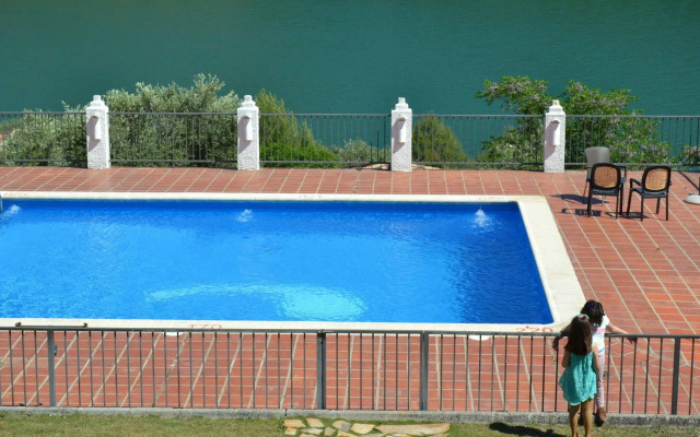 Hotel Caserio de Iznajar