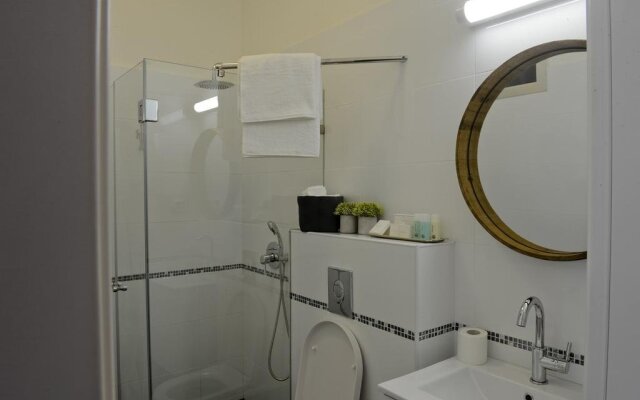 Adva Boutique Hotel