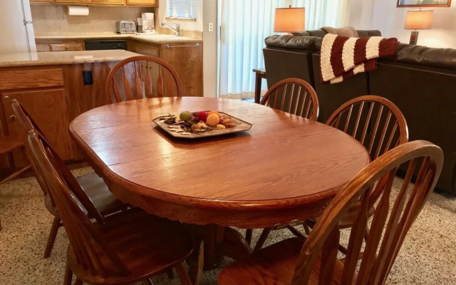 Mammoth Estates - 4 Seasons of Beauty w/ Amenities!