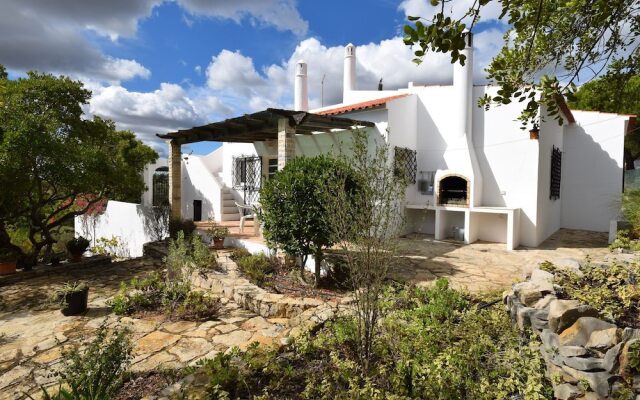 Secluded Villa in Bordeira With a Private Swimming Pool