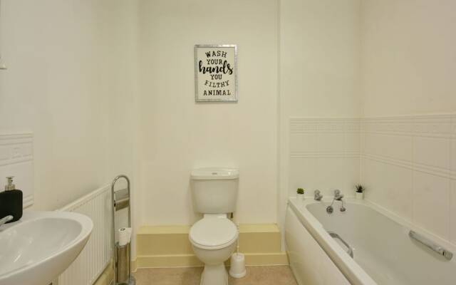 Karah Suites - Manley Gardens Apartments